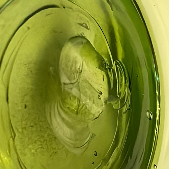 Olive Green glass decanter with flame stopper - Picture 13 of 17